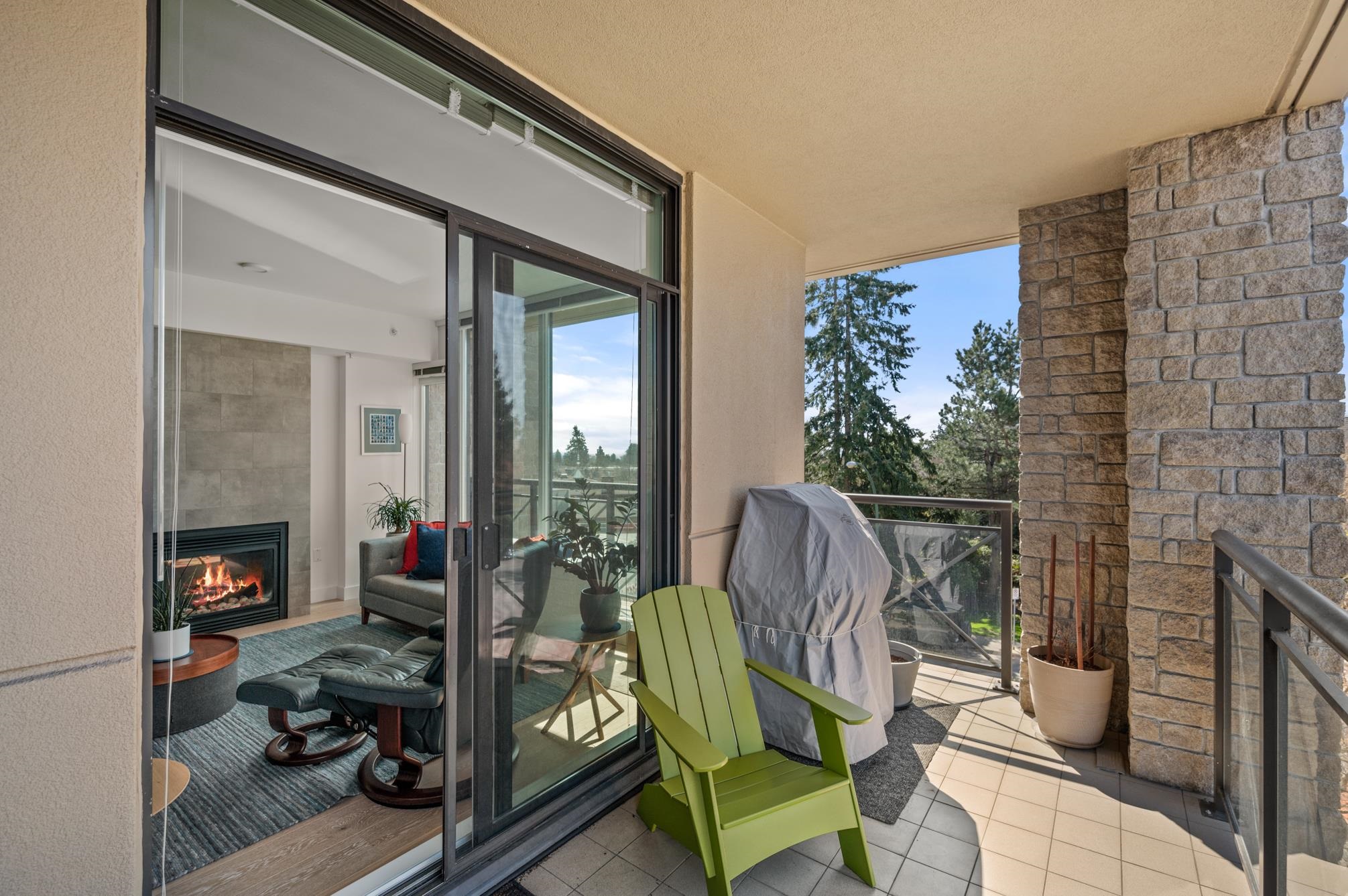 301 15445 VINE AVENUE 31