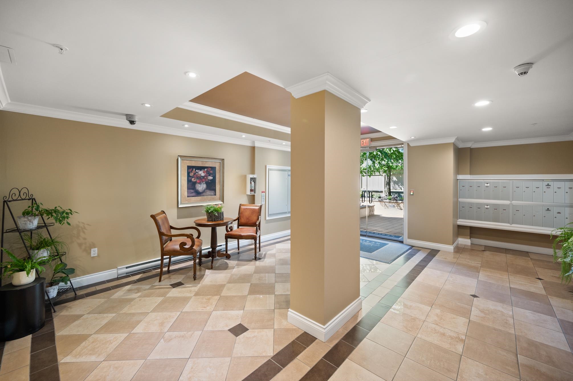 301 15445 VINE AVENUE 34