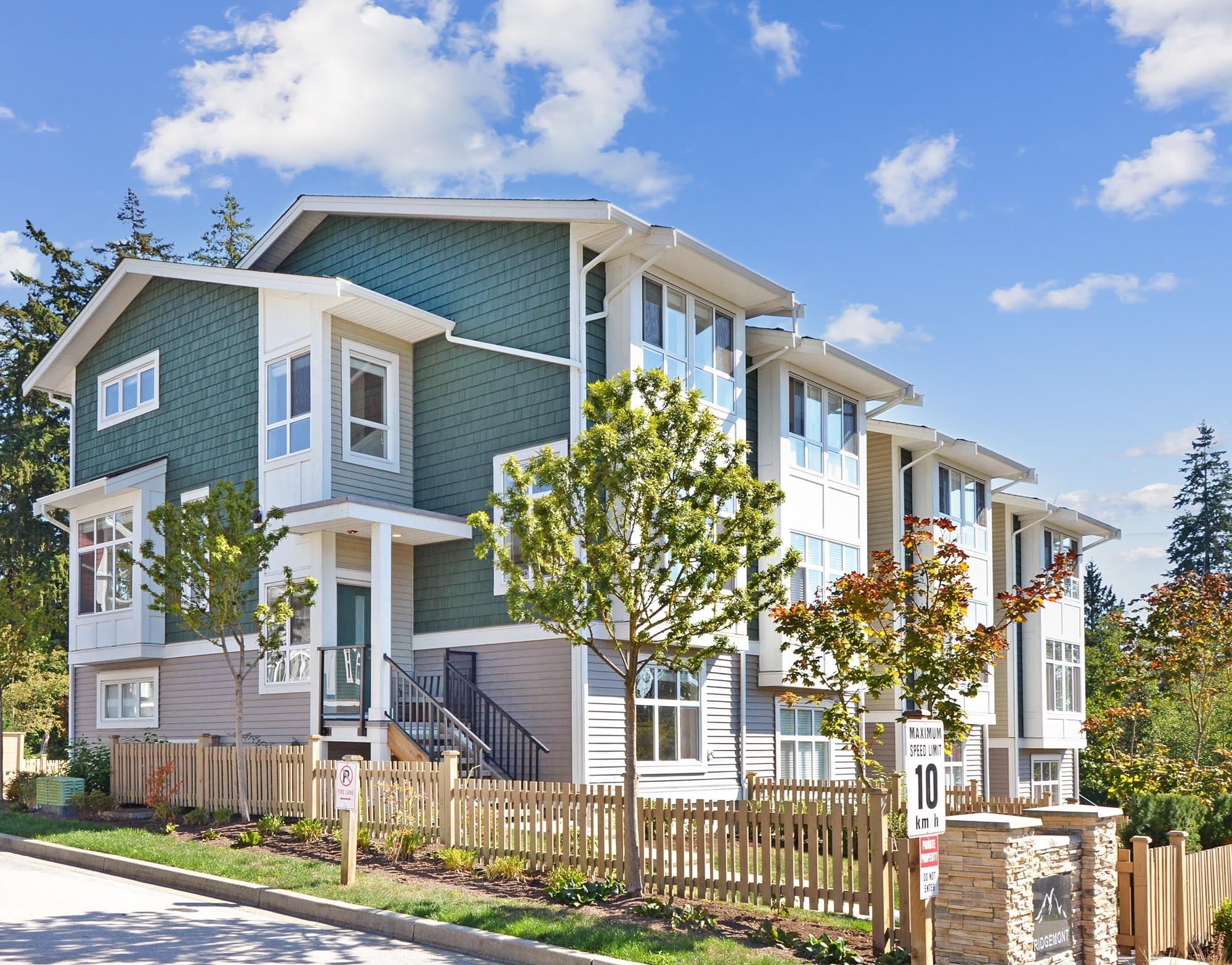 94 24108 104 AVENUE 2
