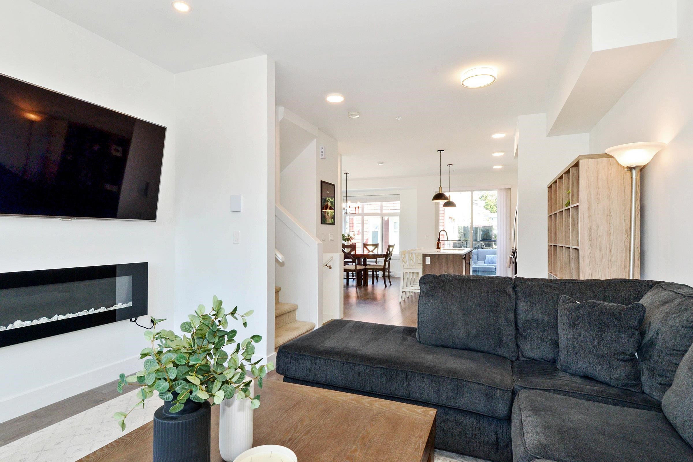 94 24108 104 AVENUE 6