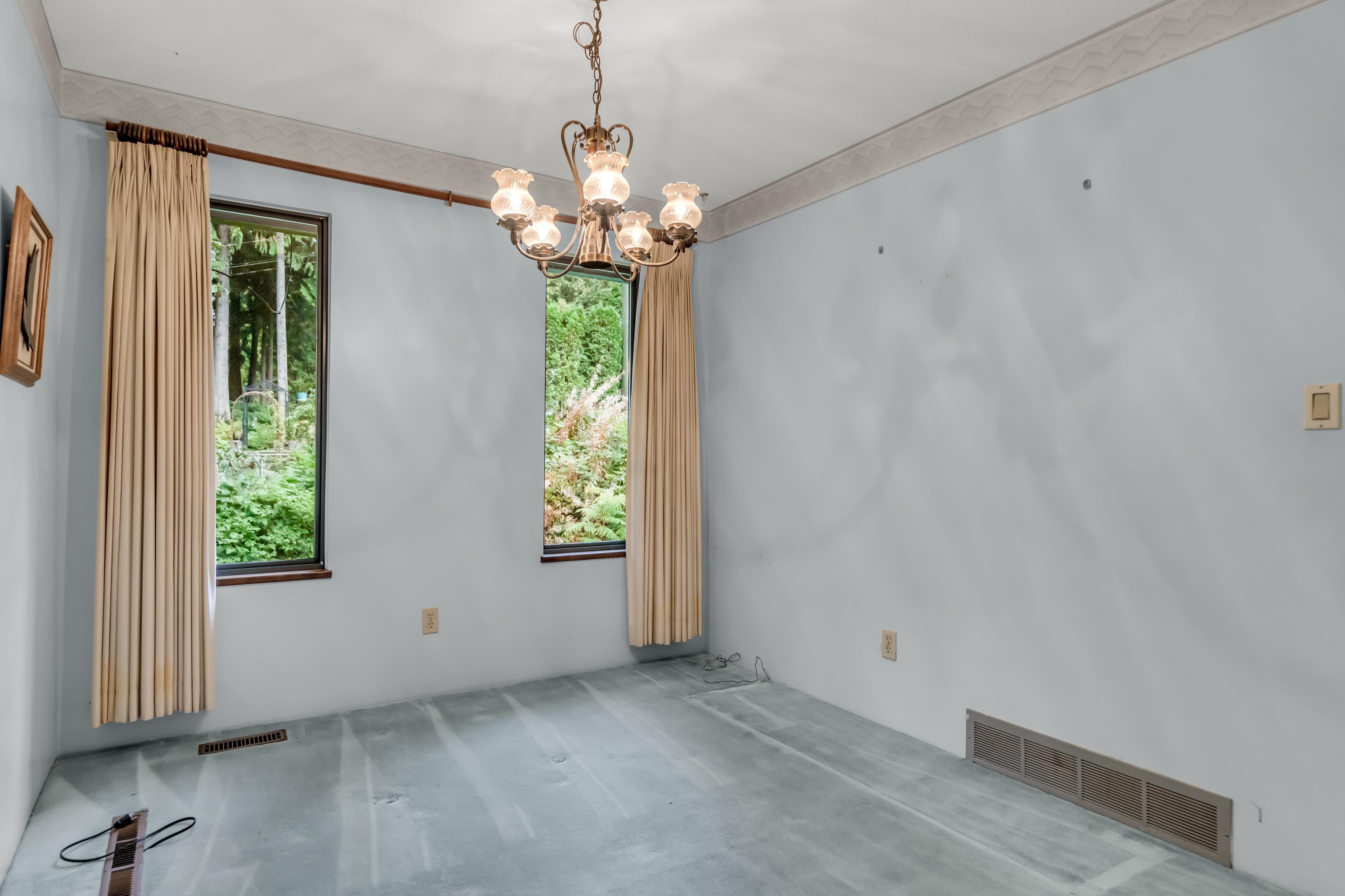 27571 128 AVENUE 10