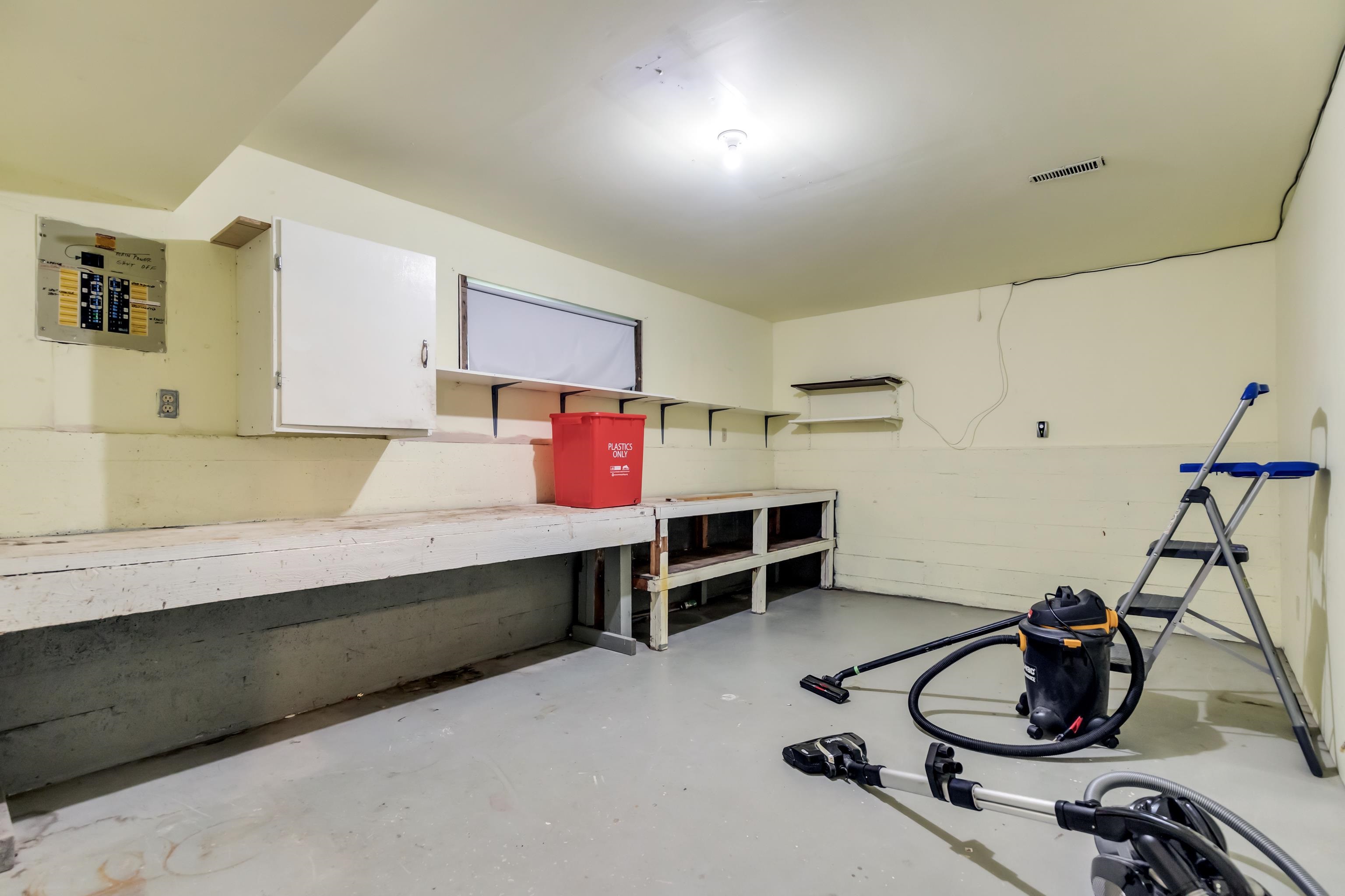 27571 128 AVENUE 32