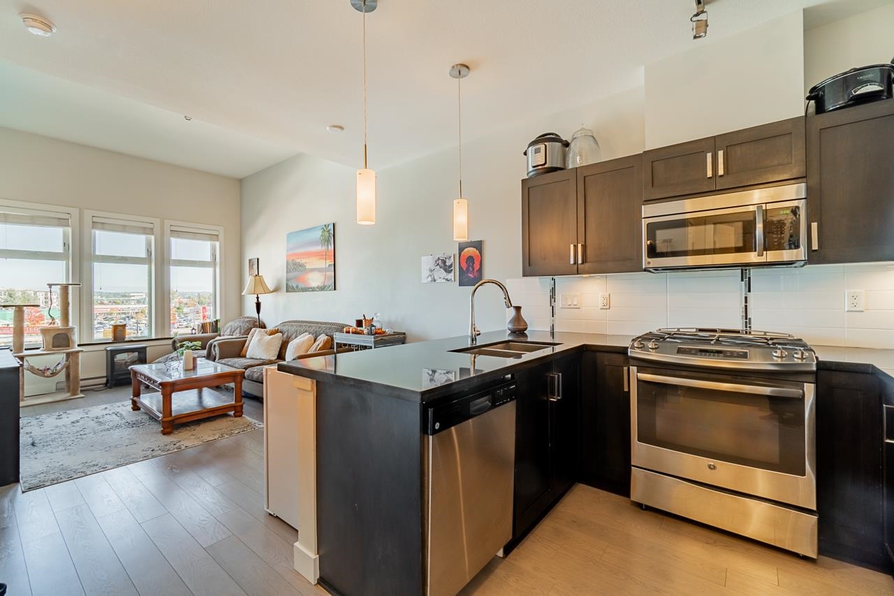 407 20078 FRASER HIGHWAY 5